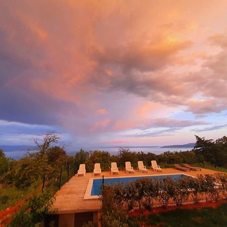 Apartments Nika With Swimming Pool And Beautiful Sea View Dobreć Exterior foto