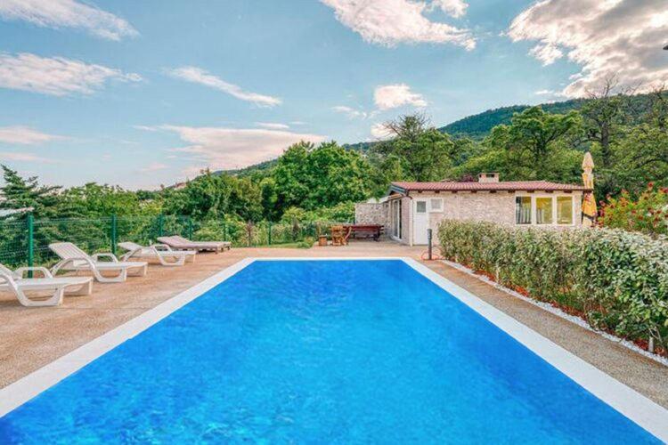 Apartments Nika With Swimming Pool And Beautiful Sea View Dobreć Exterior foto